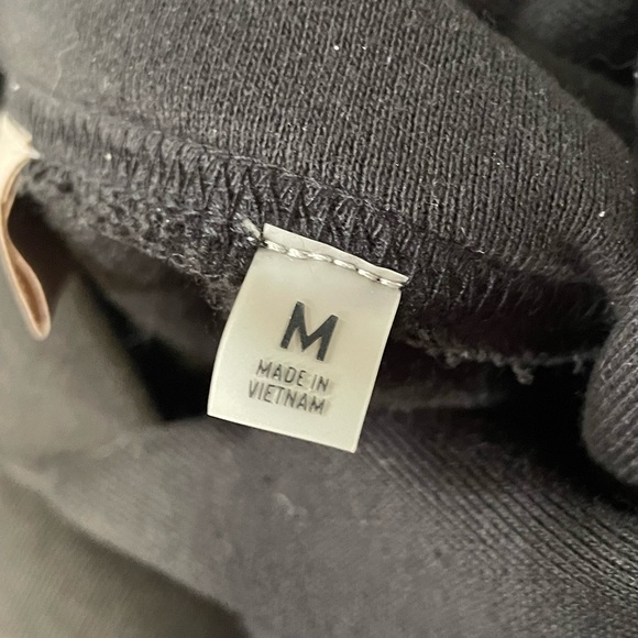 Black ESSENTIALS Fear Of God Hoodie Size M (NWT) - Picture 9 of 9